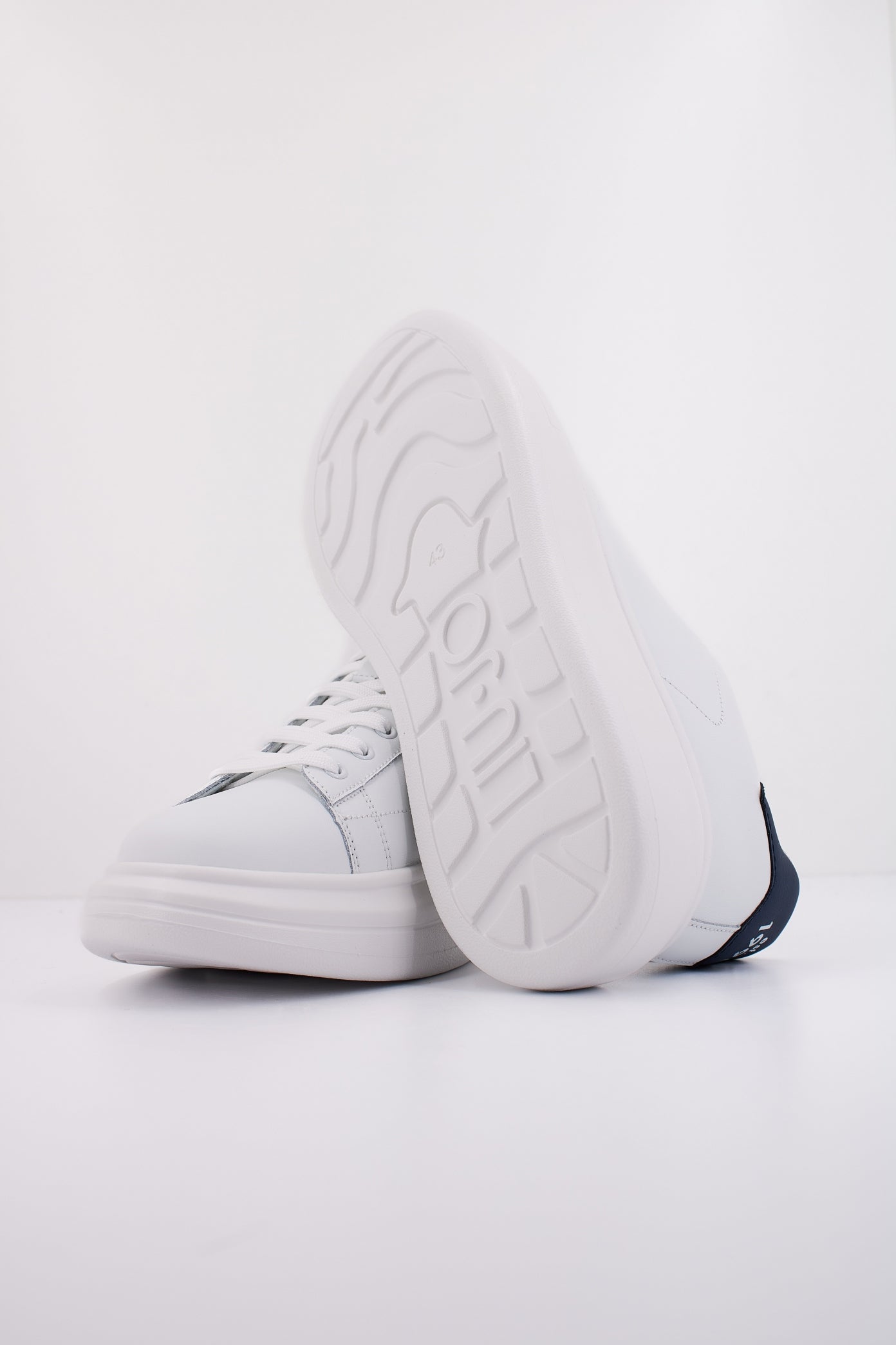 LIU-JO B PX en color WHTBLU (5)