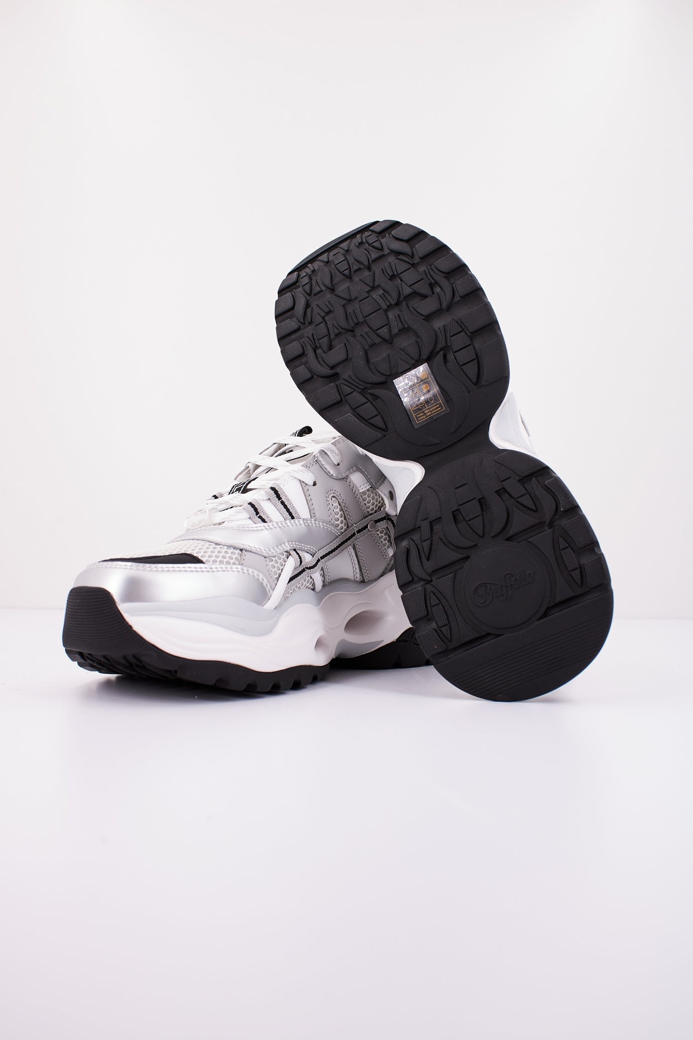 BUFFALO TRIPLET HOLLOW en color WHTBLCK (4)