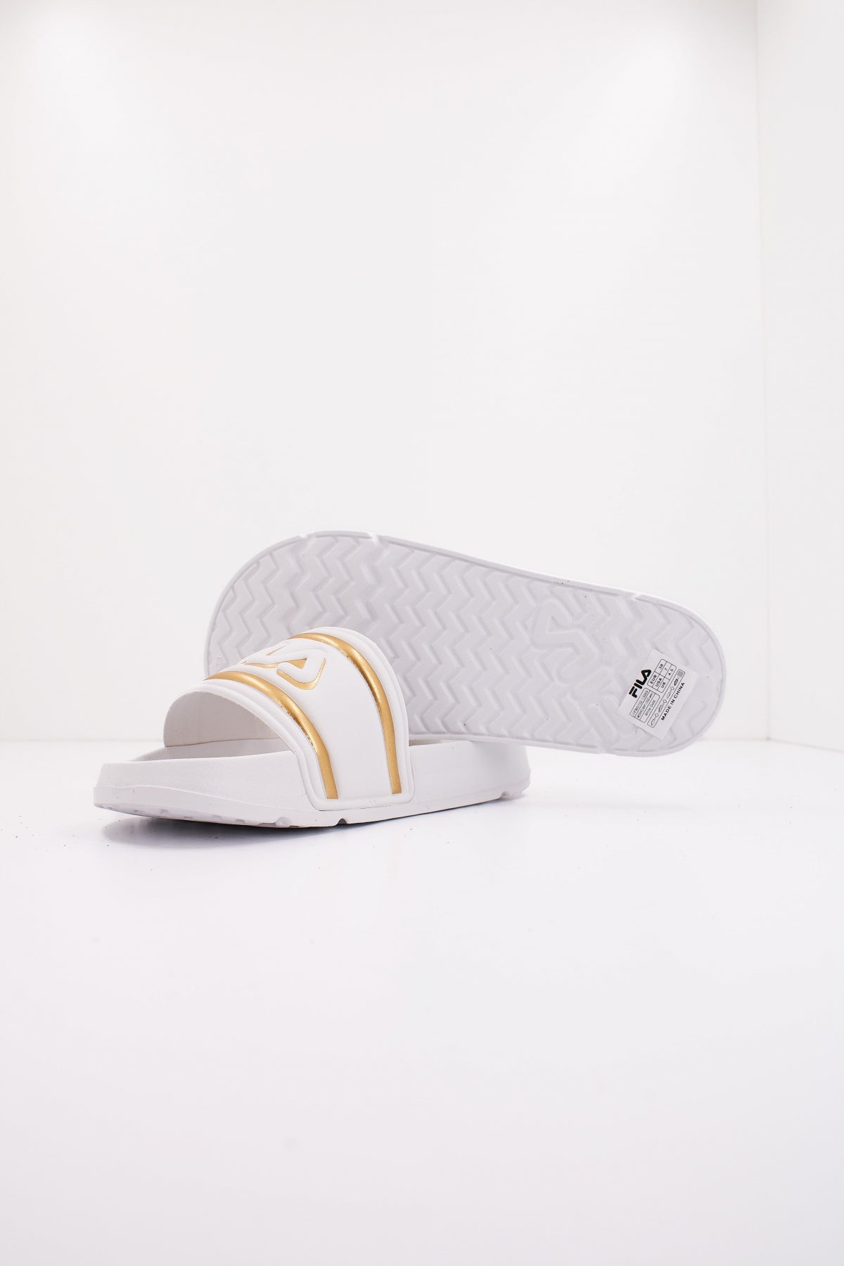 FILA MORRO BAY LOGO en color WHTGLD (4)