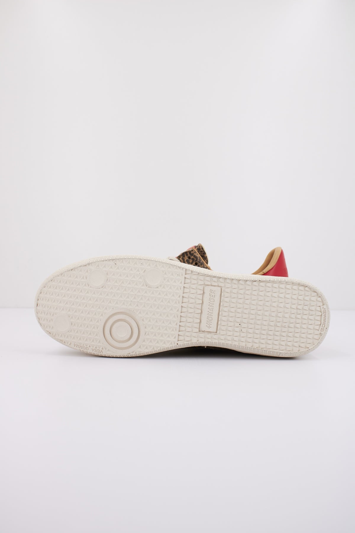 HIDNANDER MEGA T ART en color (4)