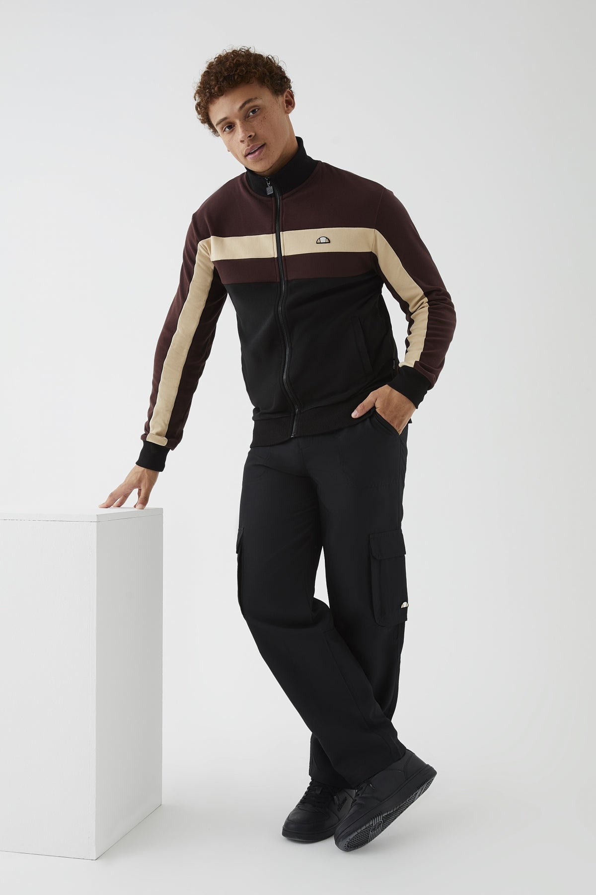 ELLESSE ANZIOS TRACK TOP en color BRWBLCK (4)
