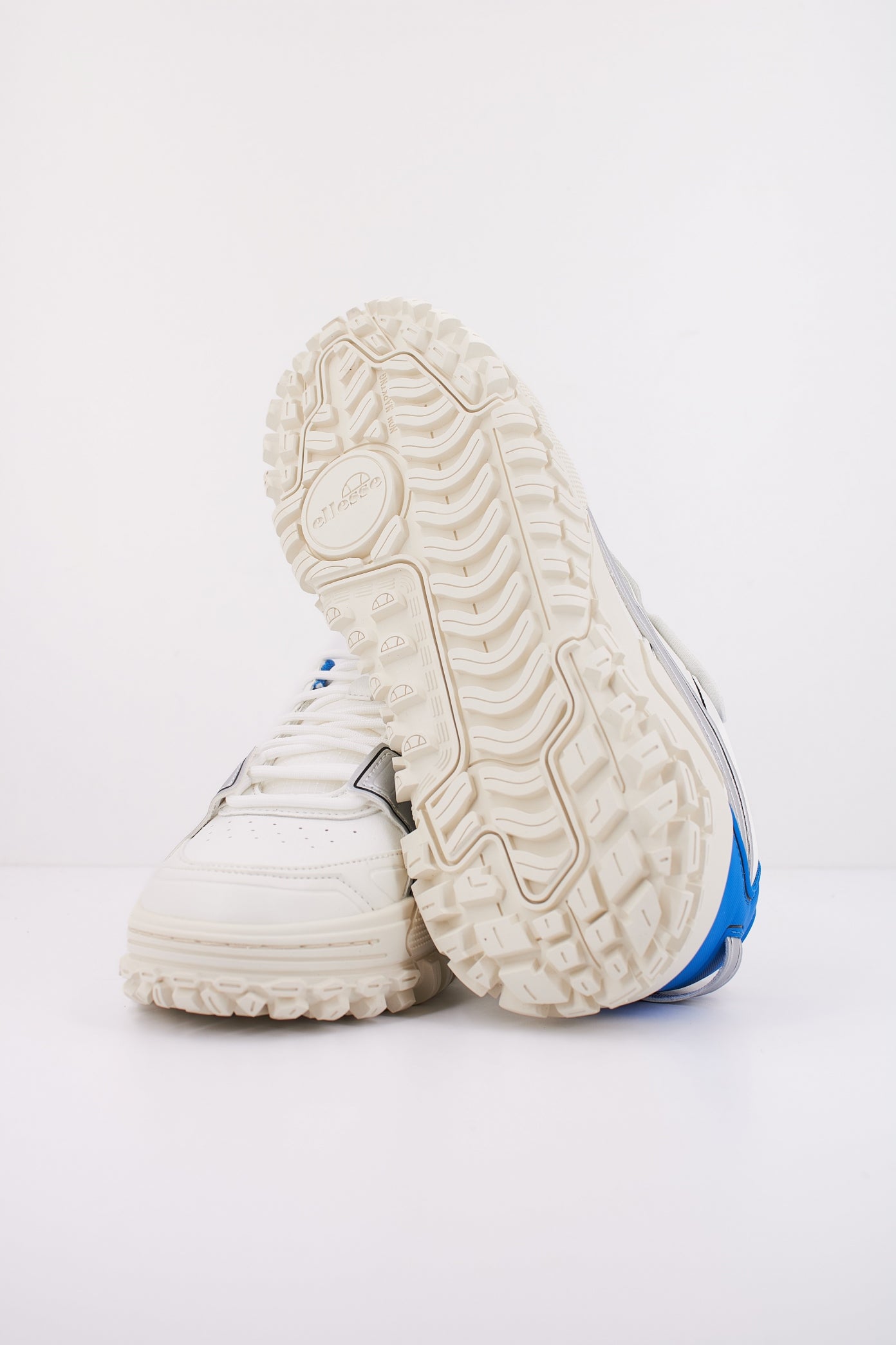 ELLESSE ELM en color WHTRYSLVR (5)