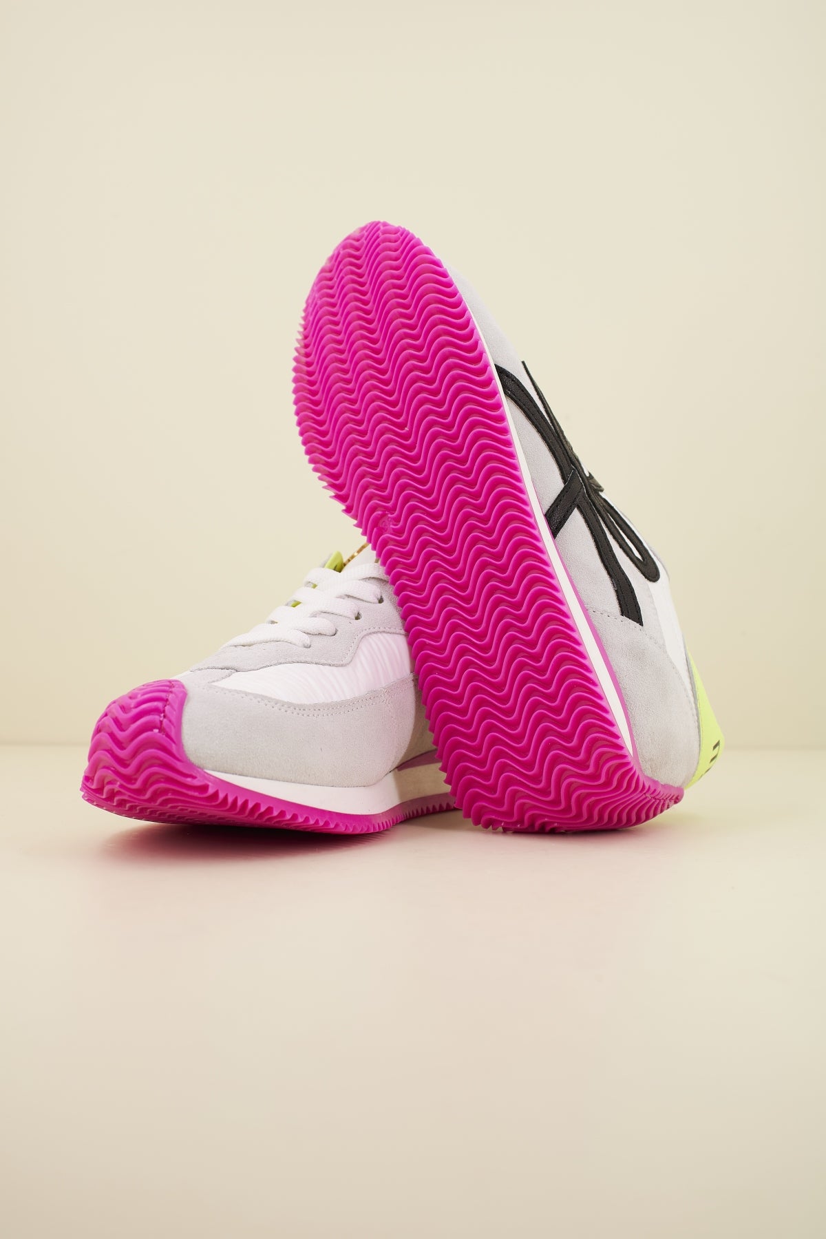 MJUS L en color WHTBNC (4)