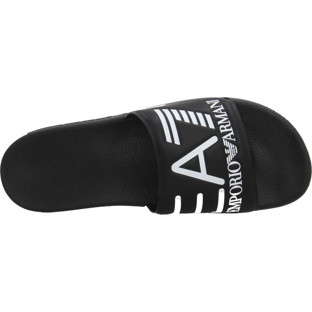 EMPORIO ARMANI BEACHWEAR en color (7)