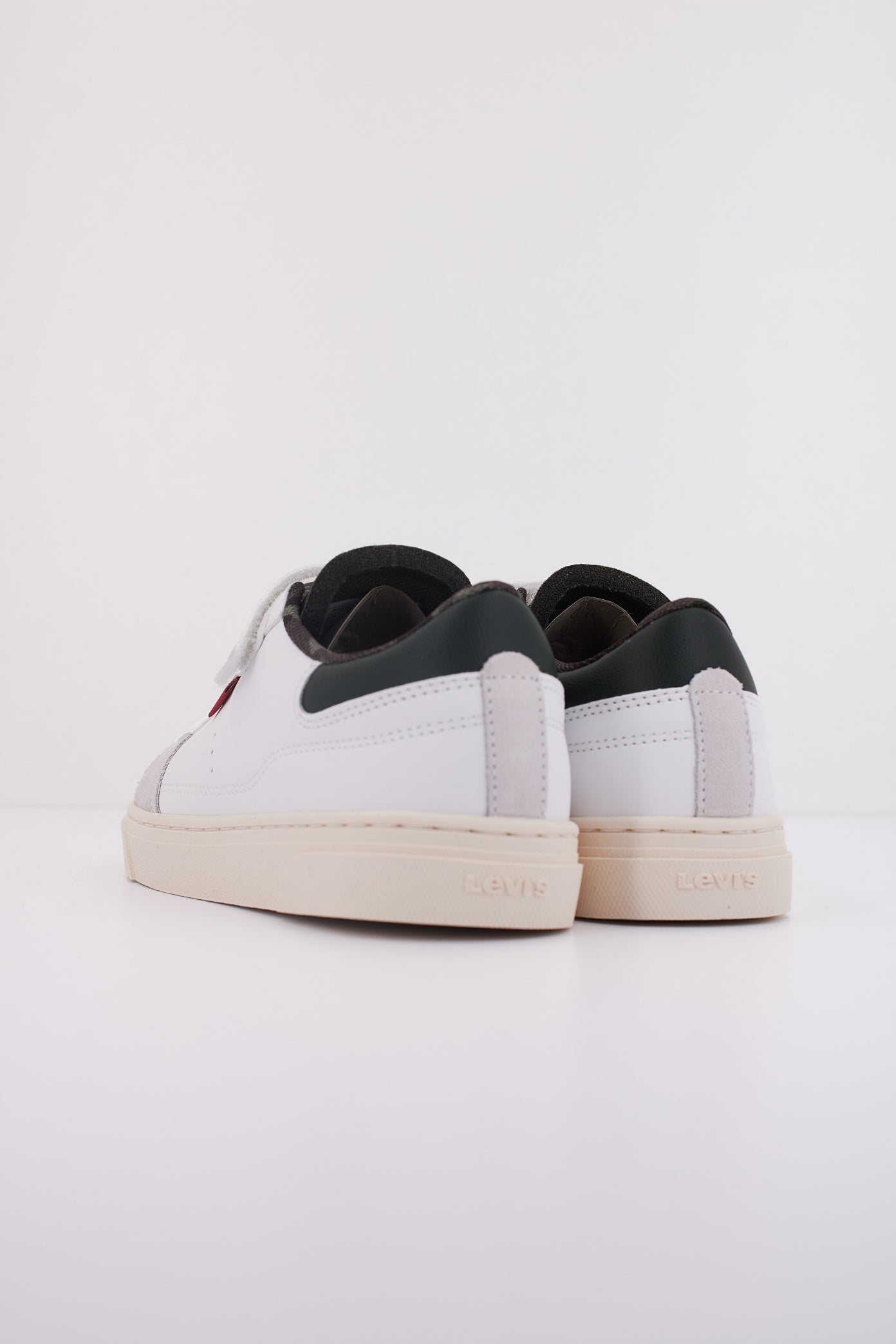 LEVI'S BRYSON en color WHTKHK (4)