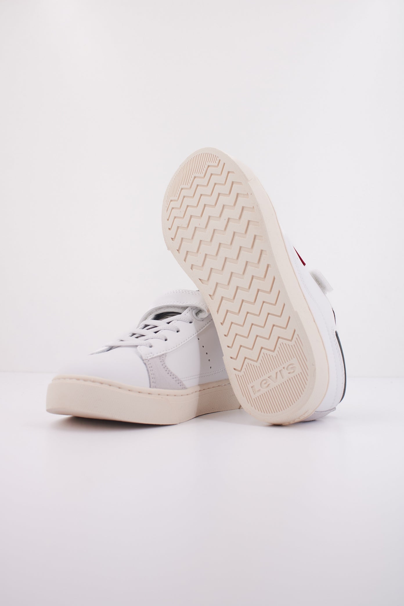 LEVI'S BRYSON en color WHTKHK (5)