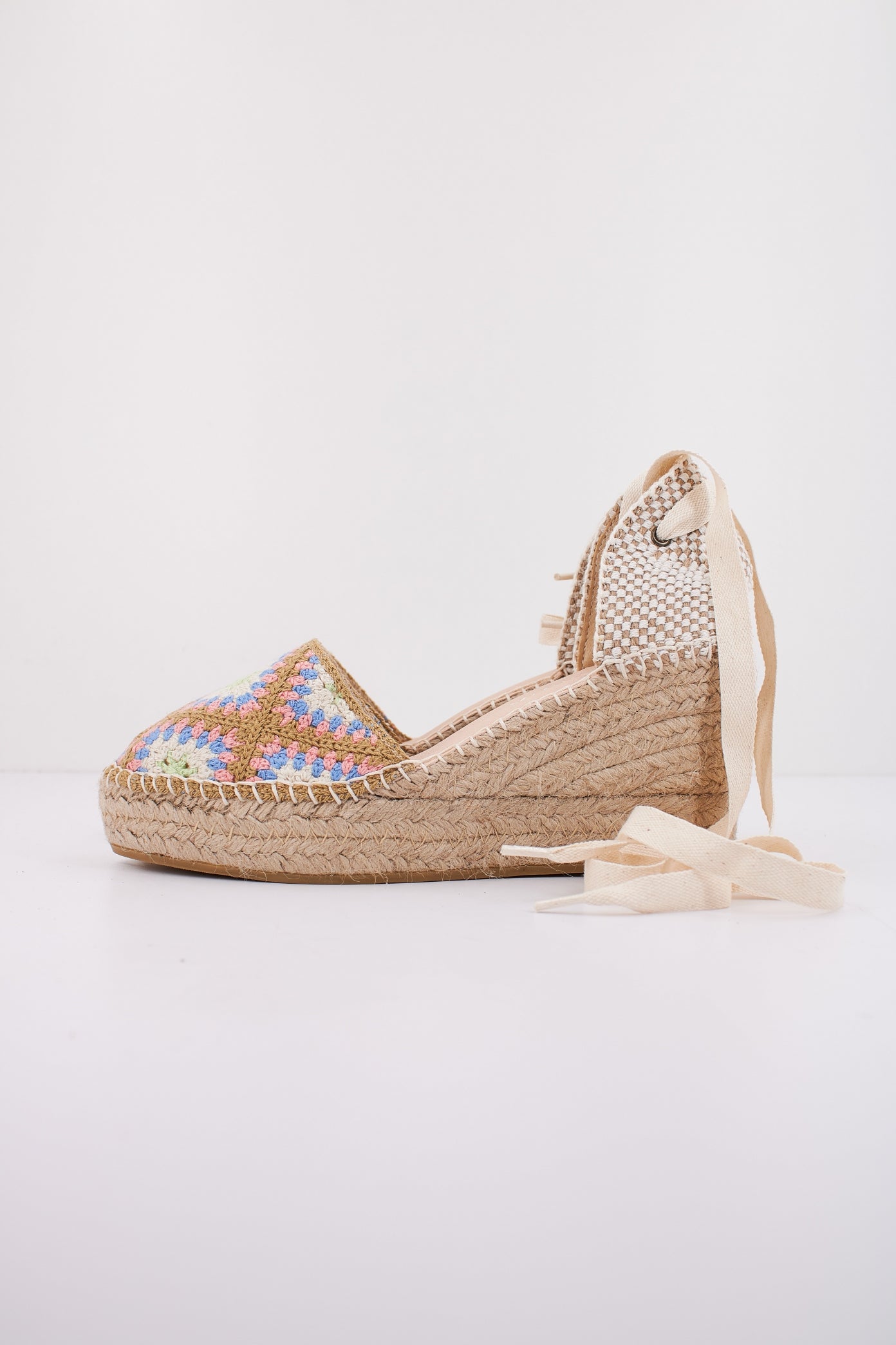 MACARENA YUNE en color CAMEL (1)