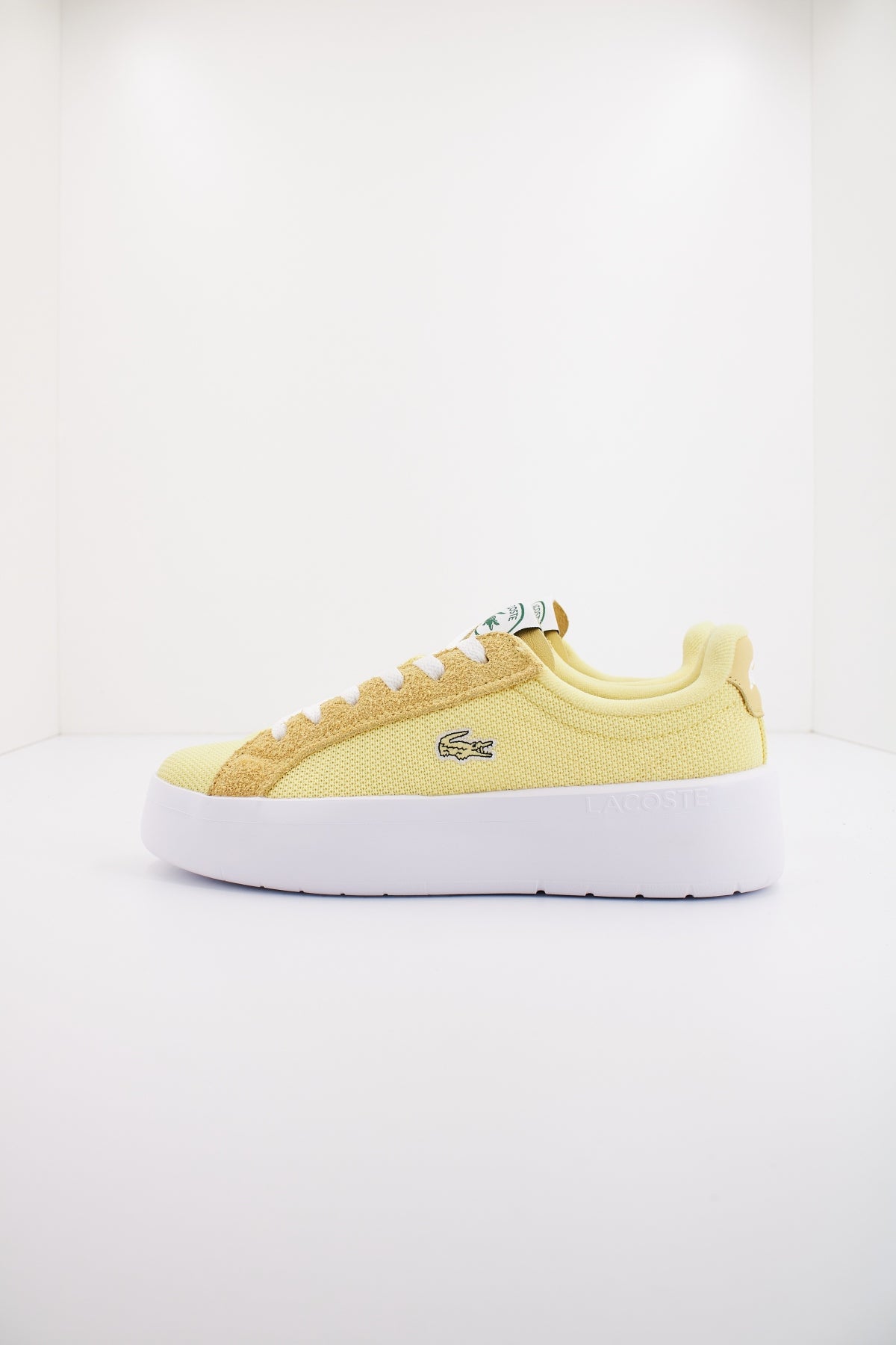 LACOSTE CARNABY PLATFORM LIT en color YLWWHT (1)