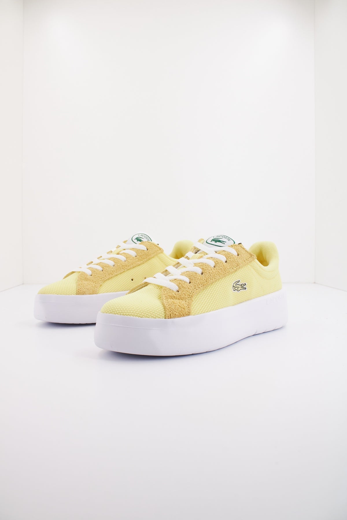 LACOSTE CARNABY PLATFORM LIT en color YLWWHT (2)