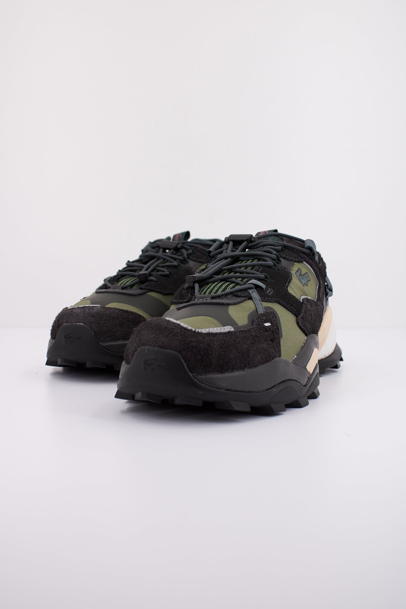 LACOSTE L-GUARD BREAKER OUTD en color KHKDK (2)
