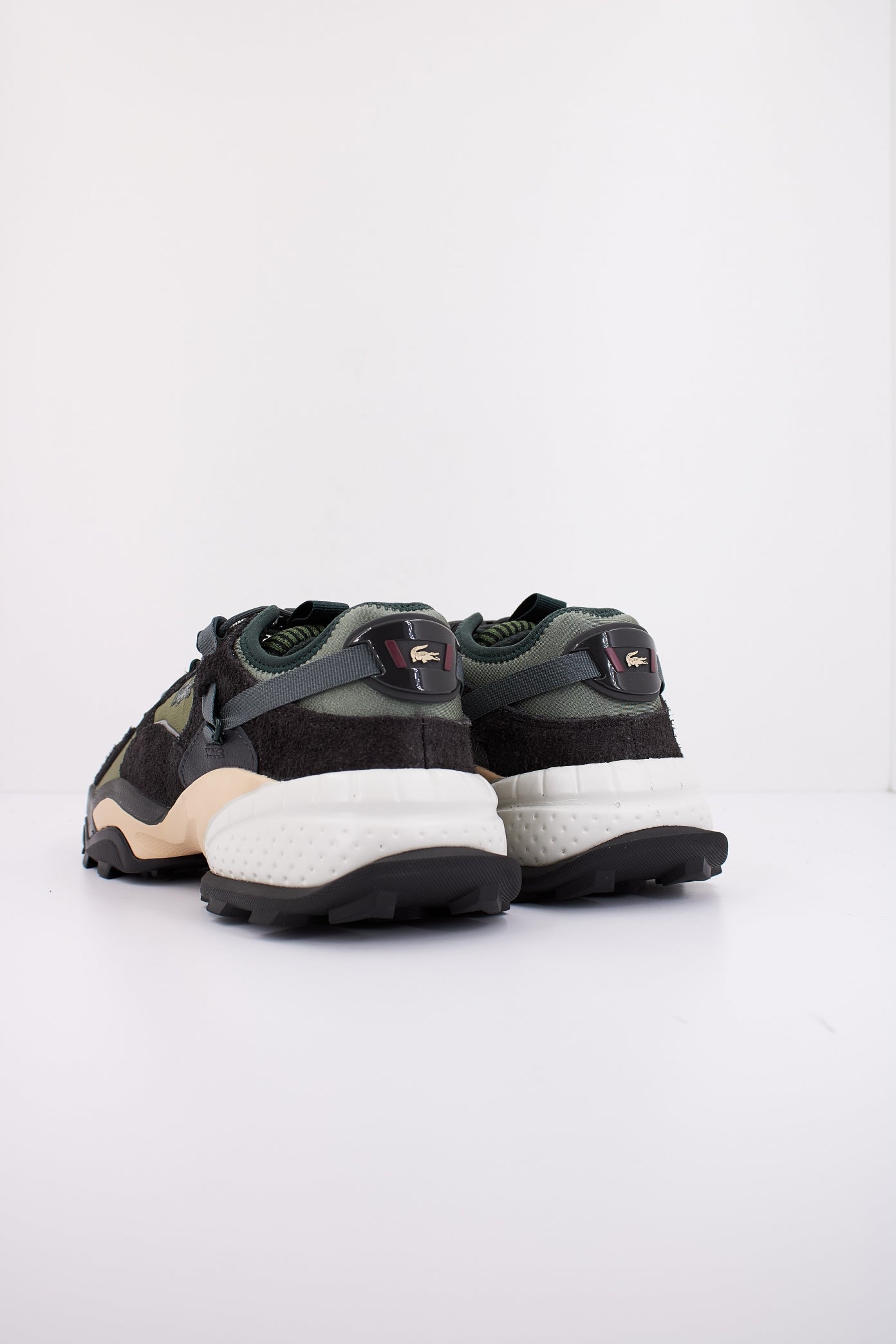 LACOSTE L-GUARD BREAKER OUTD en color KHKDK (4)