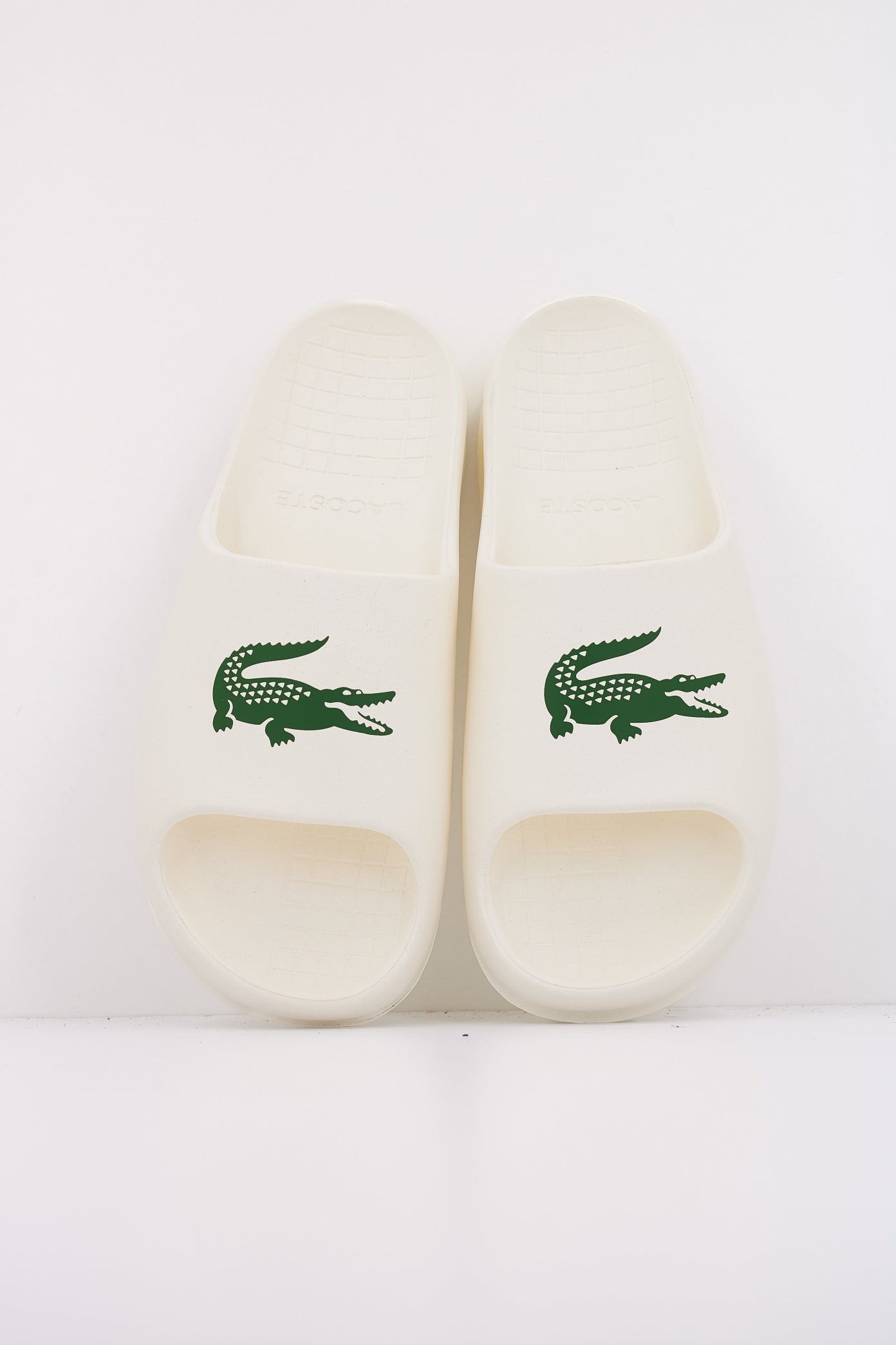 LACOSTE MEN'S SERVE SLIDE en color WHTGRN (3)