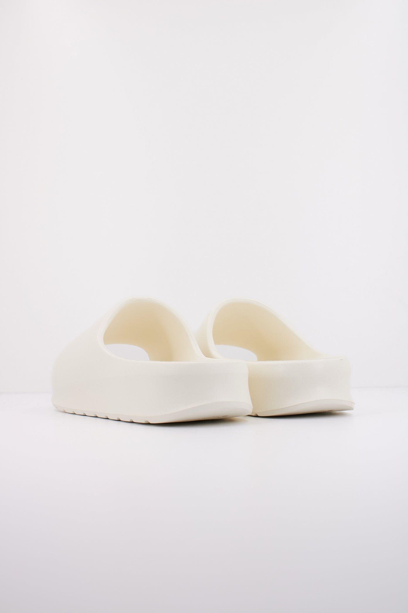 LACOSTE MEN'S SERVE SLIDE en color WHTGRN (4)