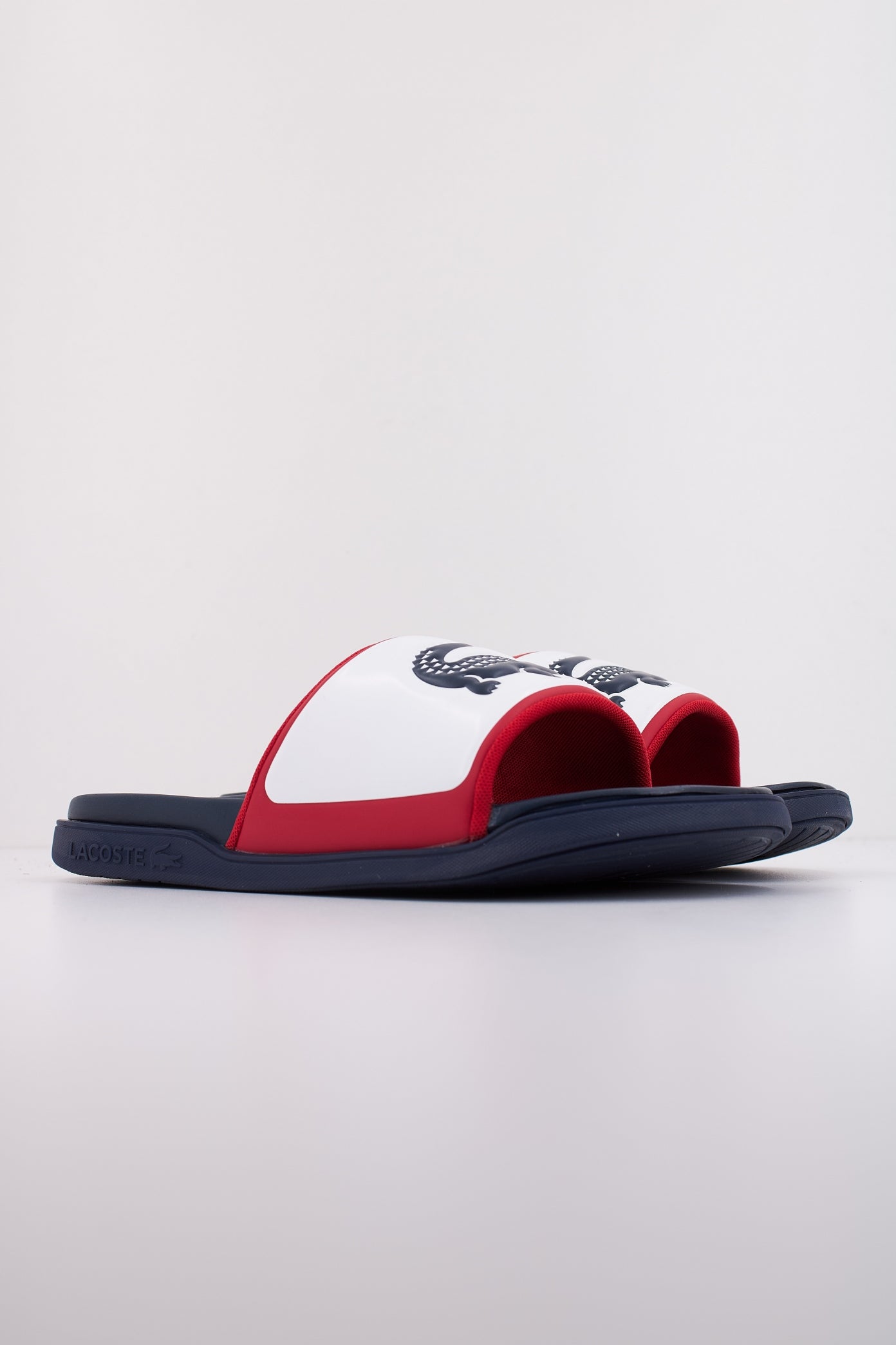 LACOSTE SERVE SLIDE DUAL en color WHTNVYRED (2)