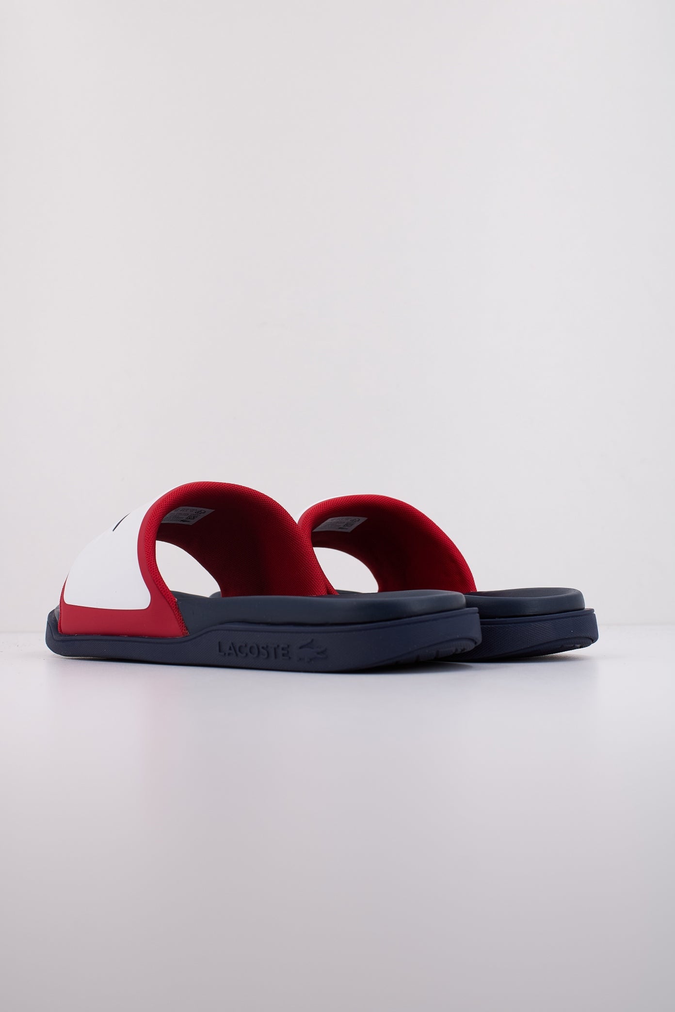 LACOSTE SERVE SLIDE DUAL en color WHTNVYRED (4)