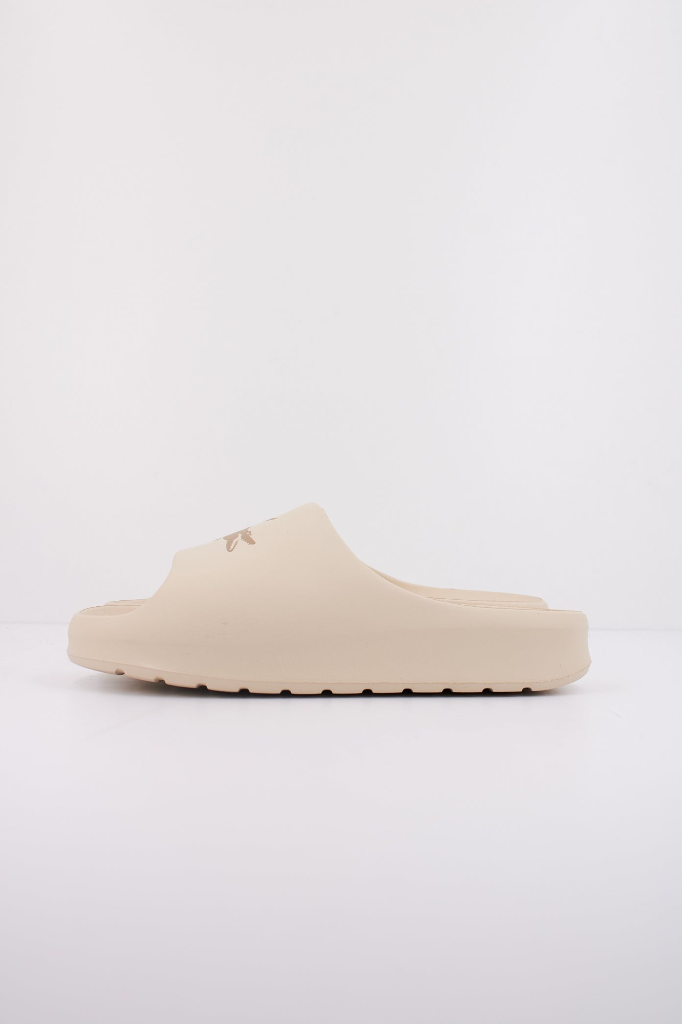 LACOSTE SERVE SLIDE . en color WHTTAN (1)
