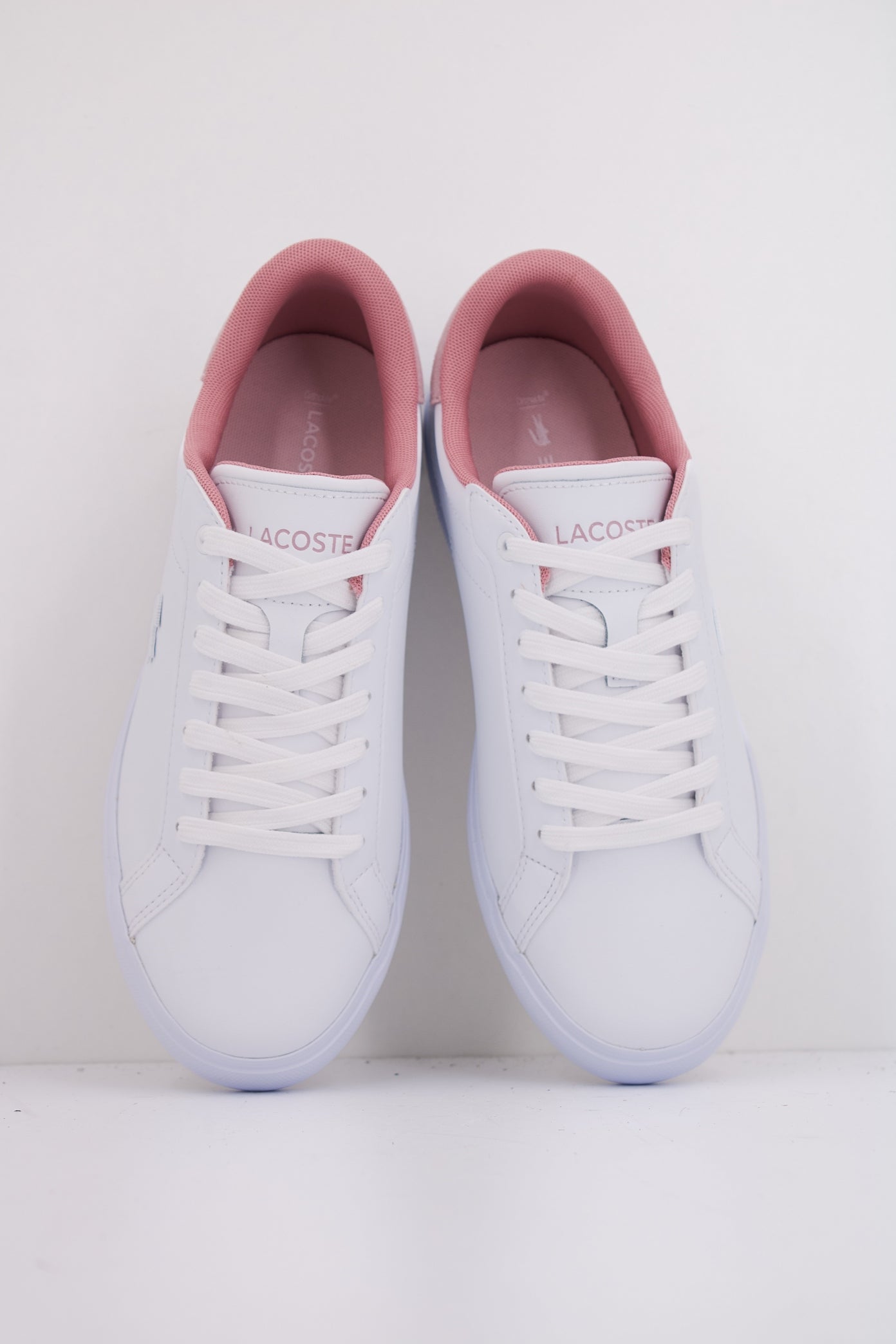 LACOSTE POWERCOURT en color WHTPNK (3)
