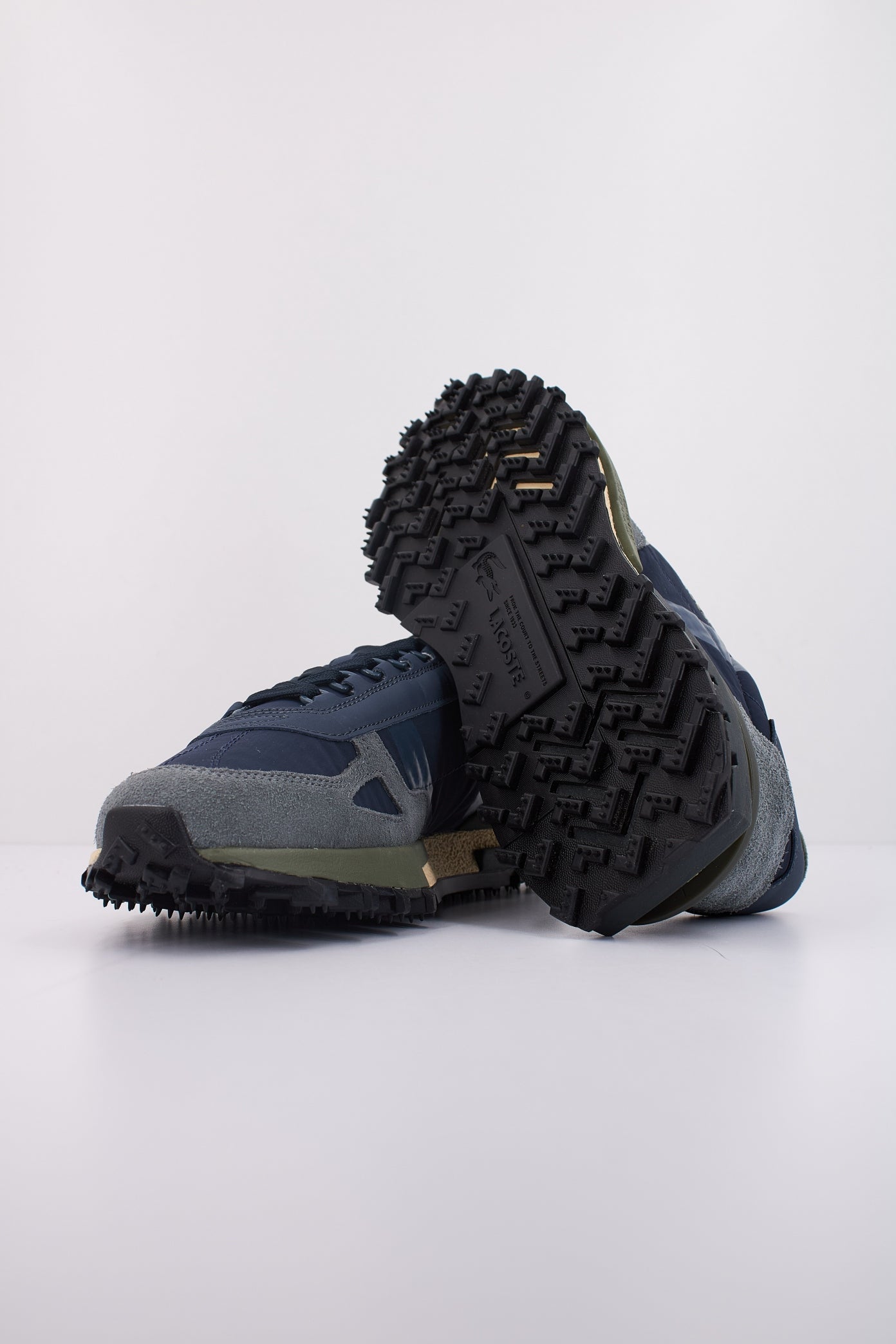 LACOSTE ELITE ACTIVE en color NVYKHK (5)