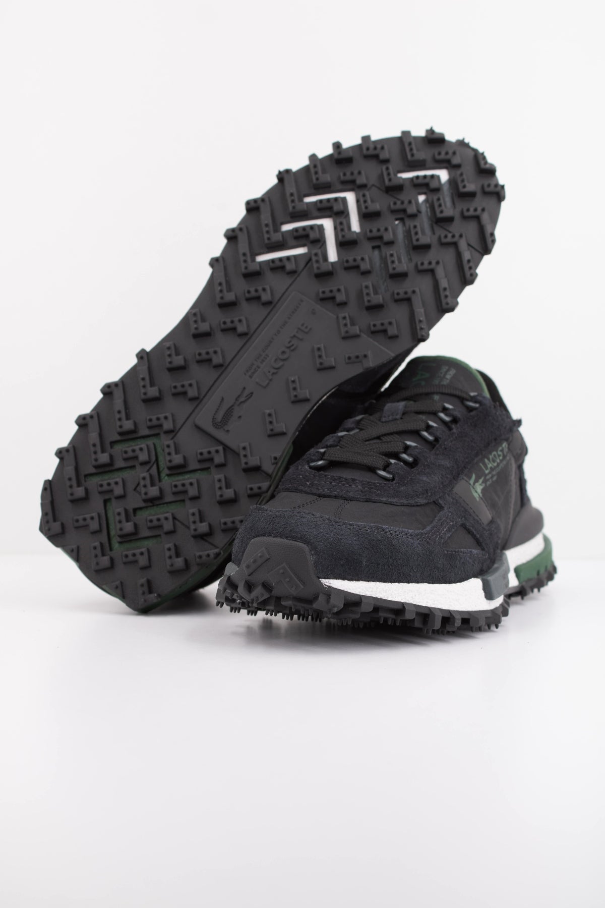 LACOSTE ELITE ACTIVE en color BLKWHT (5)