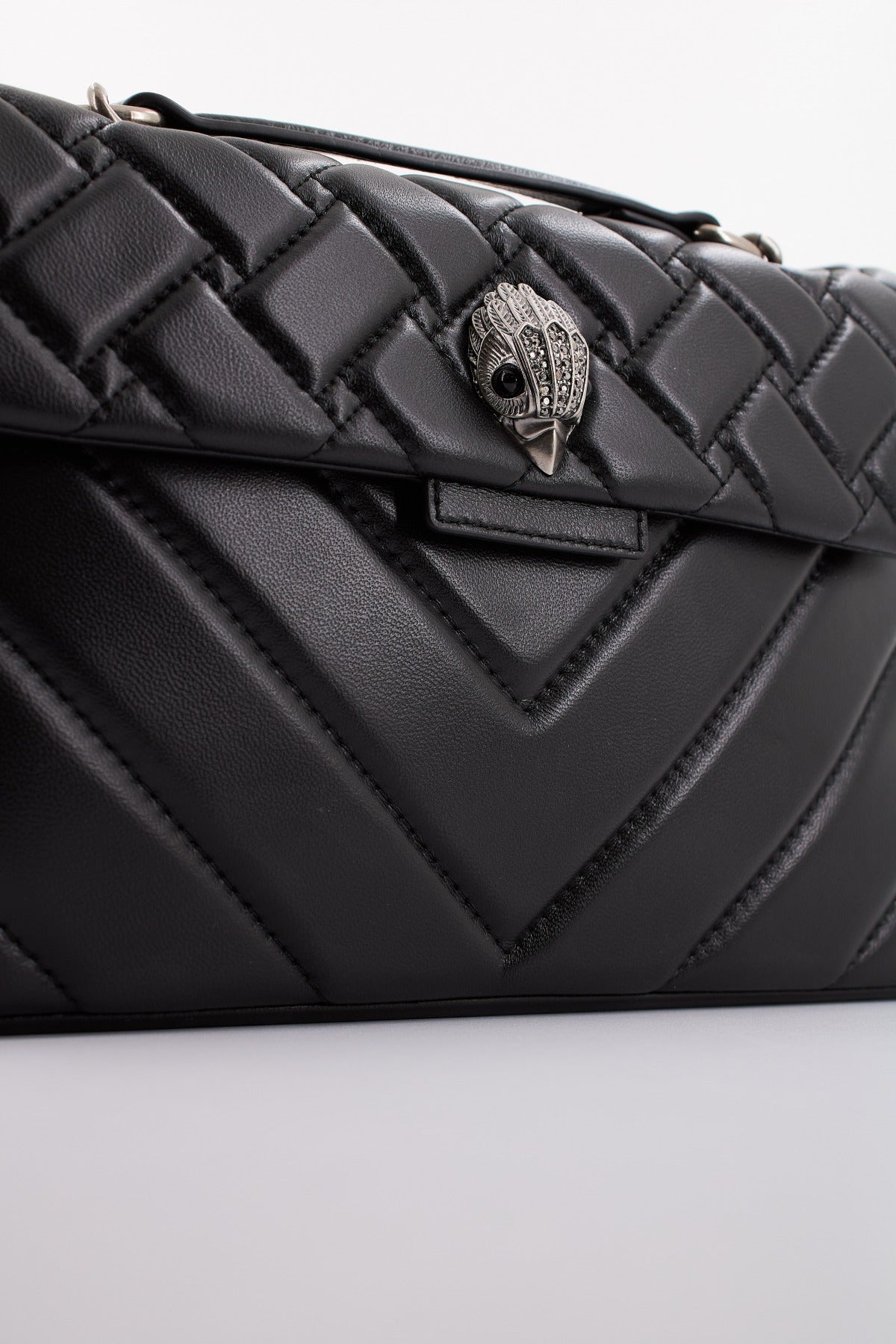 KURT GEIGER LONDON KENSINGTON X BA en color BLACKCOMB (4)