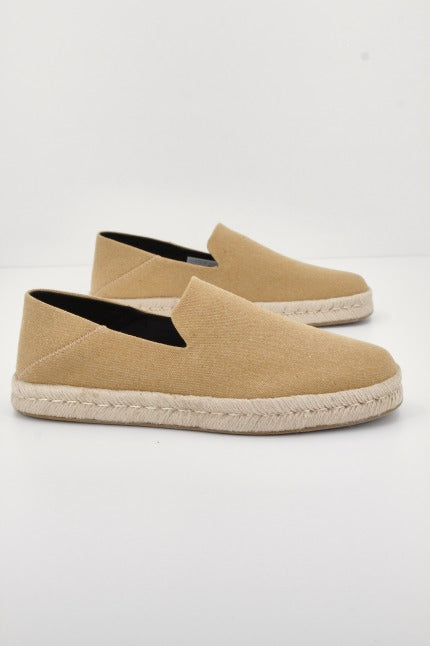 TOMS SANTIAGO en color BROWN (2)