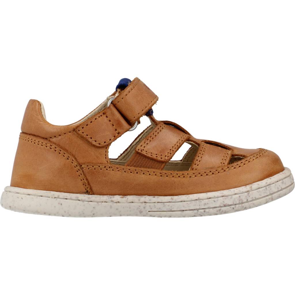 KICKERS TRACTUS en color CAMEL (4)