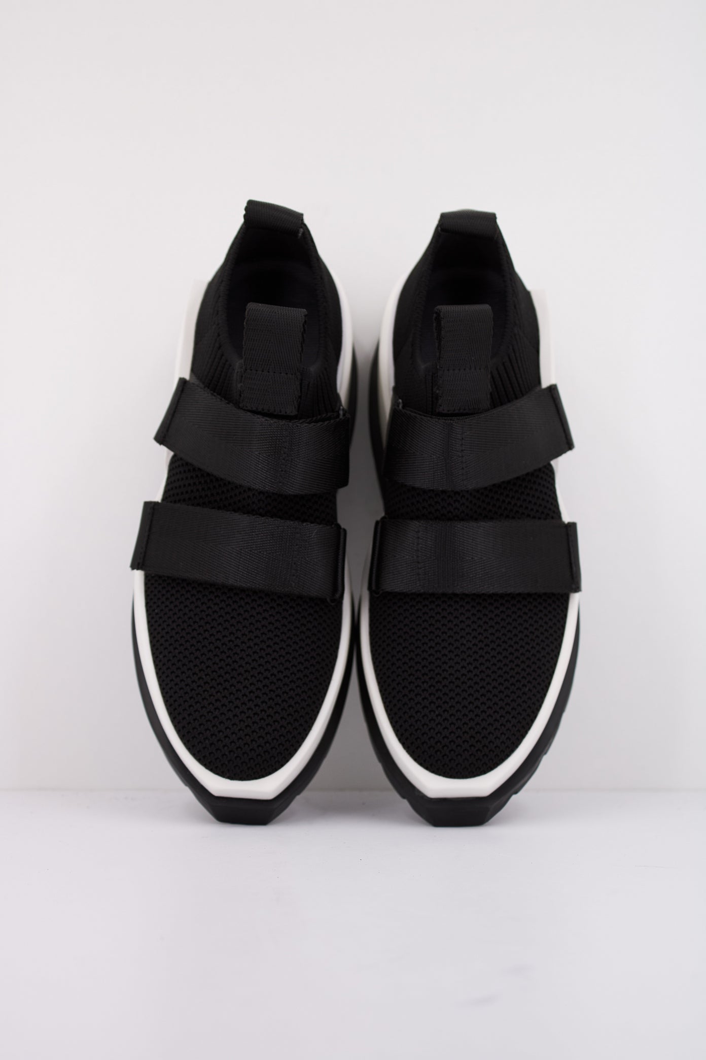 UNITED NUDE UN ROKO RUN II en color MONO (3)