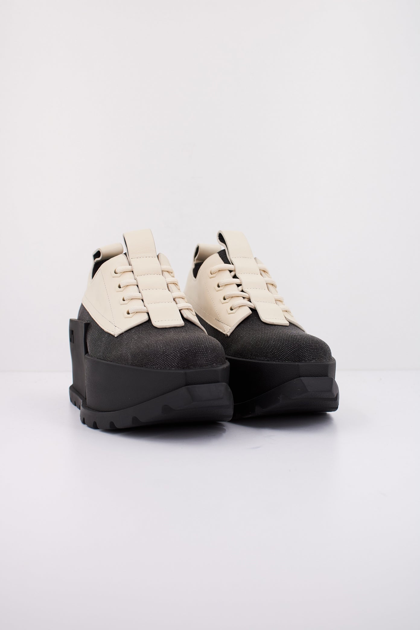 UNITED NUDE UN ROKO PATROL DERBY en color MONO  (2)