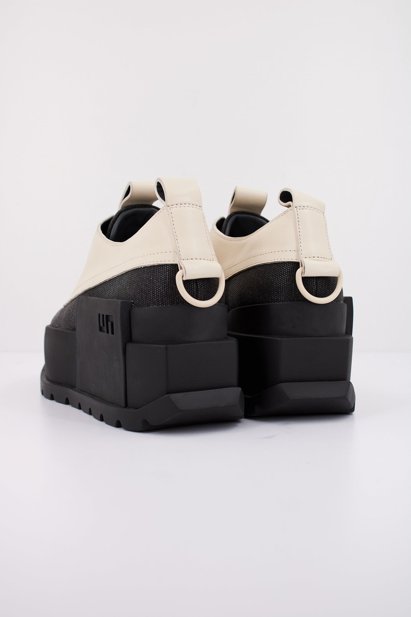 UNITED NUDE UN ROKO PATROL DERBY en color MONO  (4)
