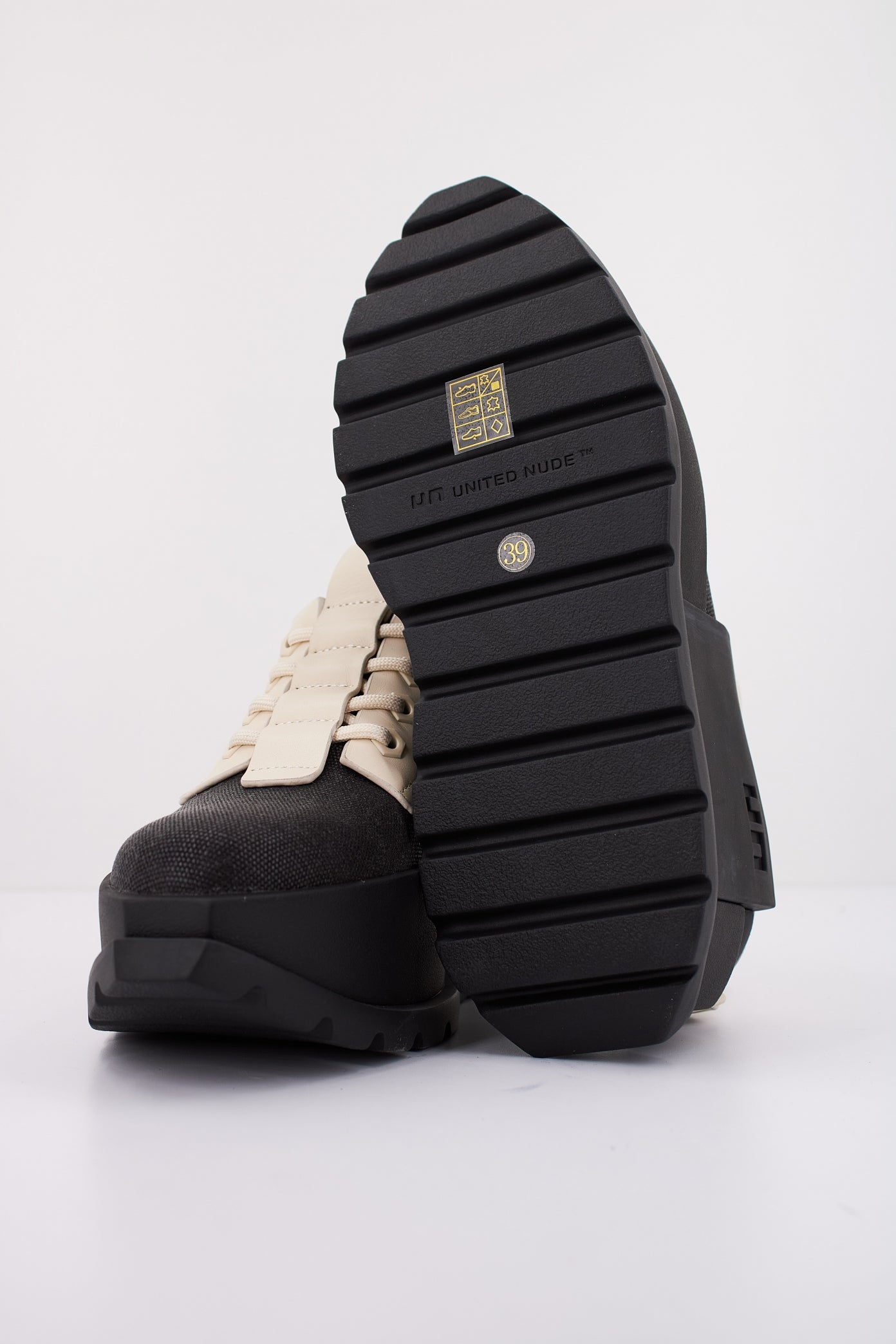 UNITED NUDE UN ROKO PATROL DERBY en color MONO  (5)