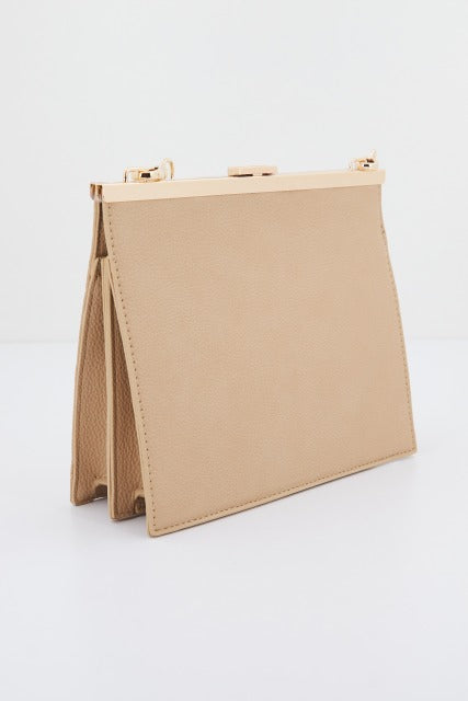 MENBUR M BOLSO ACOLCHA en color CAMEL (2)