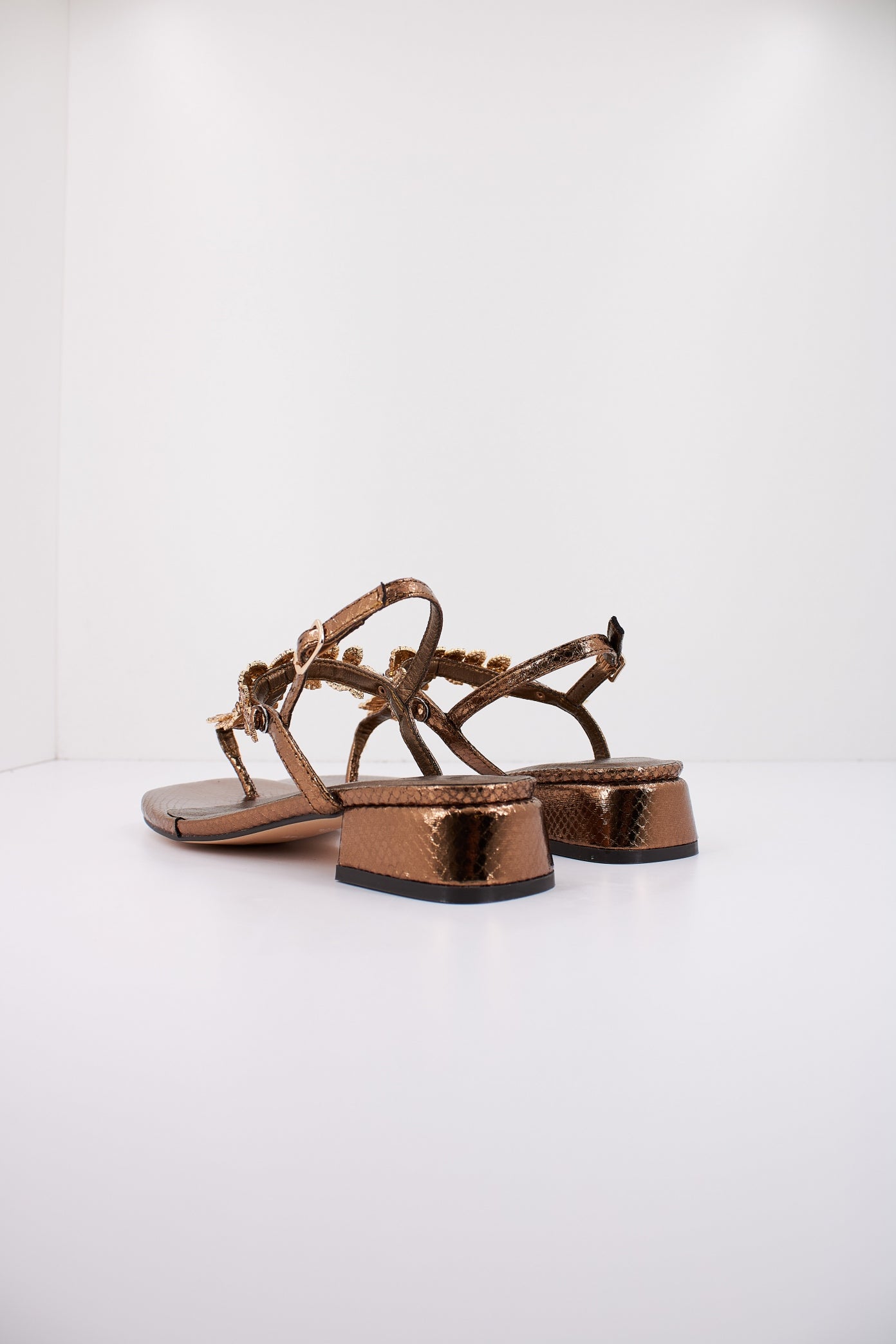 MENBUR M en color BRONZE (3)