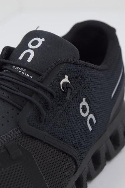 ON RUNNING CLOUD en color BLACK (4)