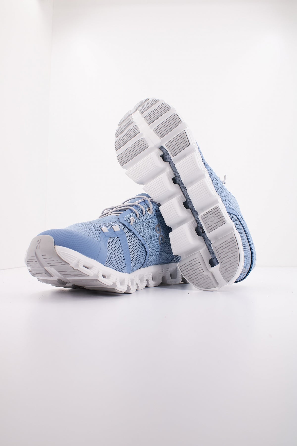 ON RUNNING CLOUD M en color CHMBRYWHT (4)