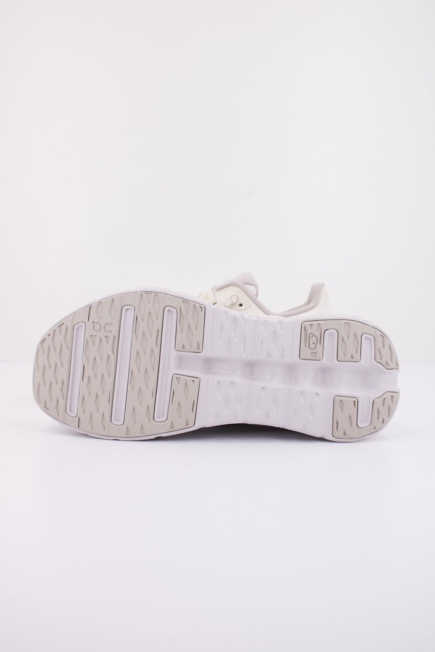 ON RUNNING CLOUDTILT en color LAVENDER (6)