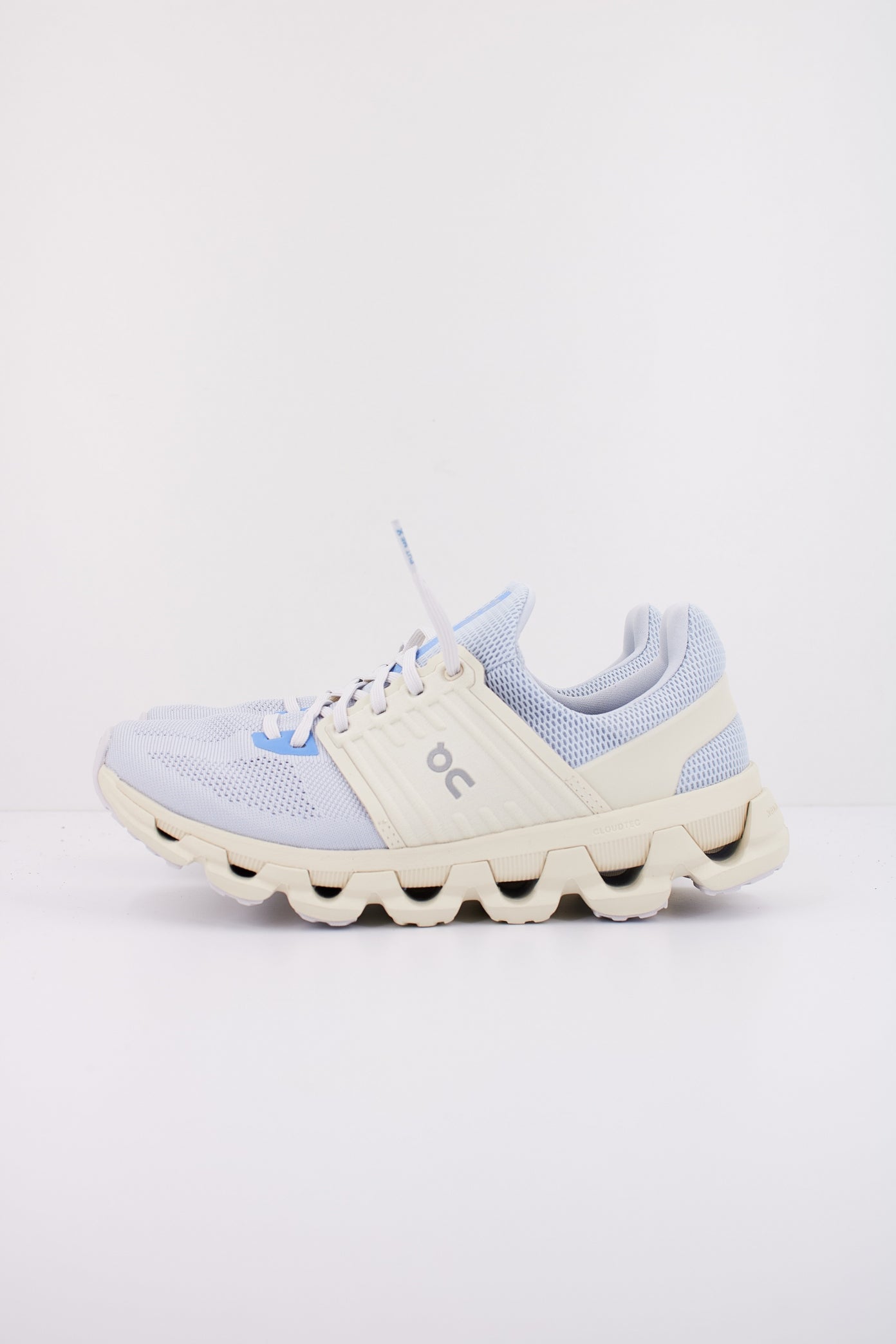 ON RUNNING CLOUDSWIFT AD en color CREAM (1)