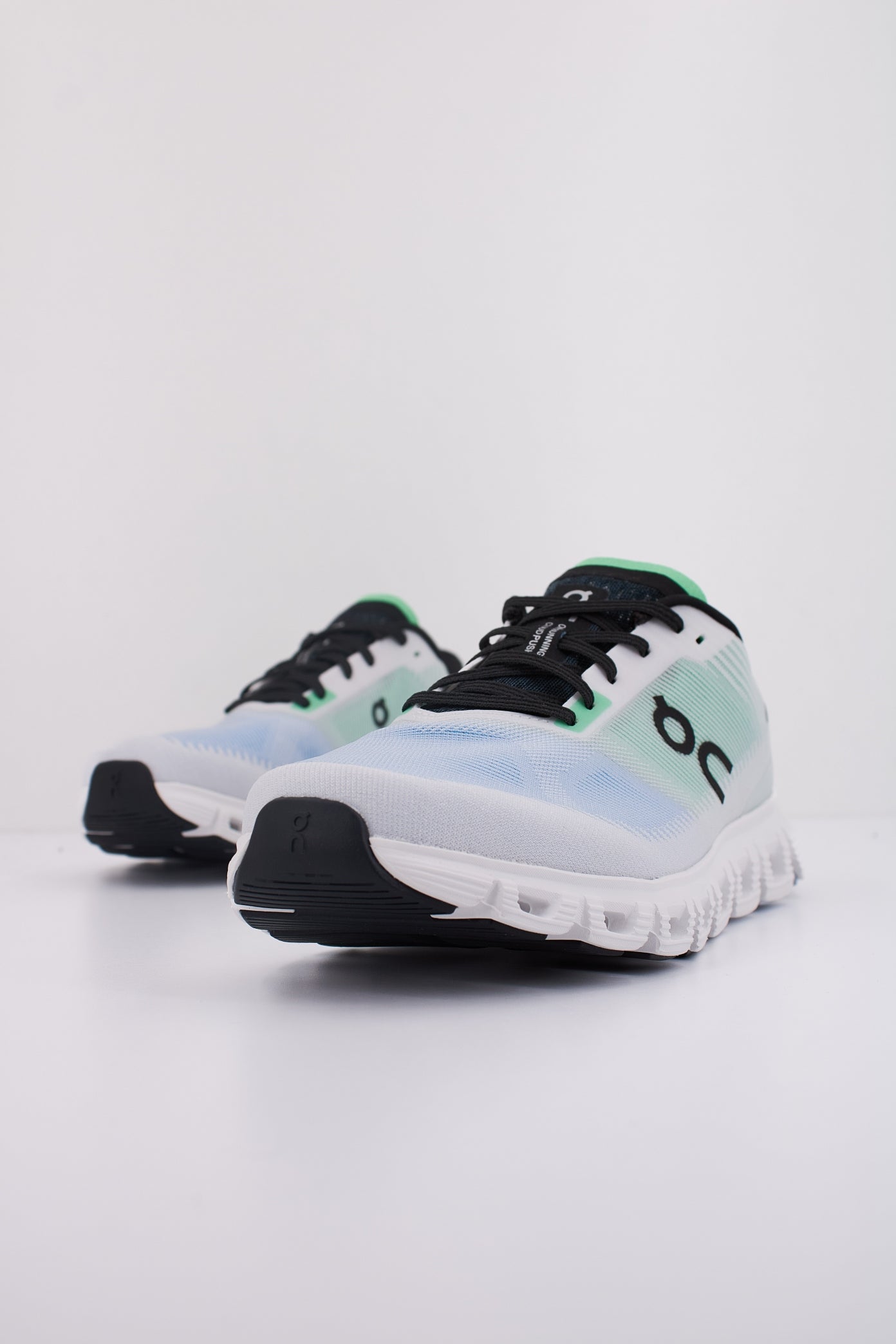 ON RUNNING CLOUD PUSH en color HORIZON (2)