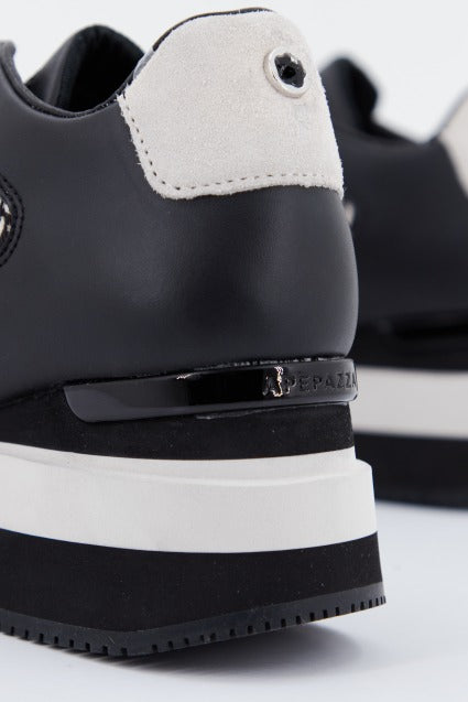 APEPAZZA PONY HILARY en color BLACK (4)