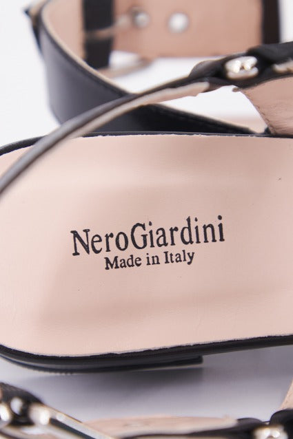 NERO GIARDINI EDE en color (4)