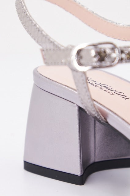 NERO GIARDINI EDE en color (4)