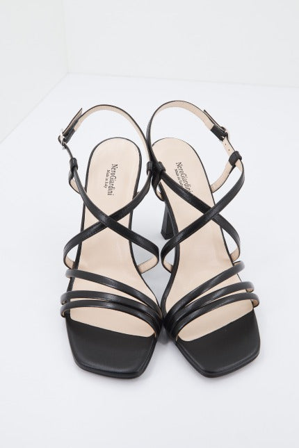 NERO GIARDINI EDE en color (4)