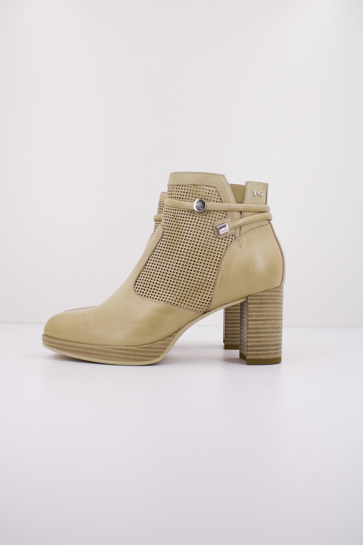 NERO GIARDINI ED en color   (1)