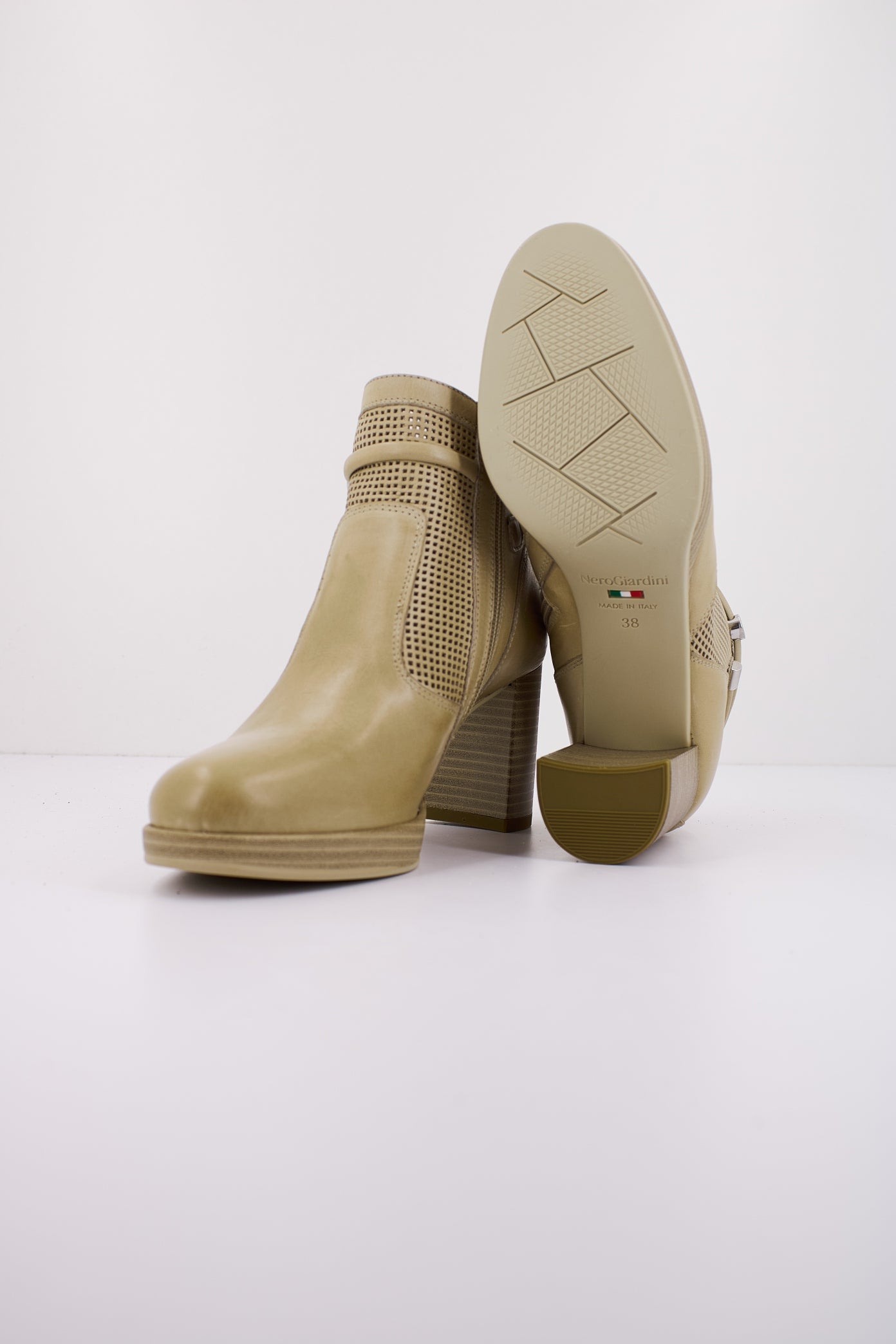 NERO GIARDINI ED en color   (4)