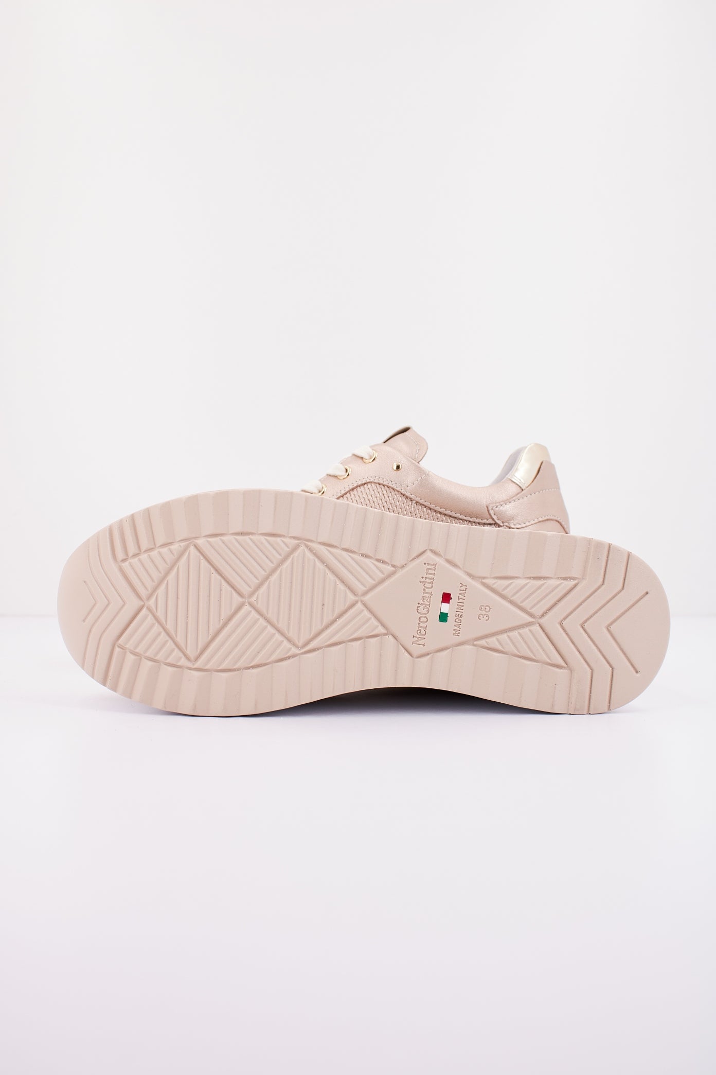 NERO GIARDINI E en color   (4)