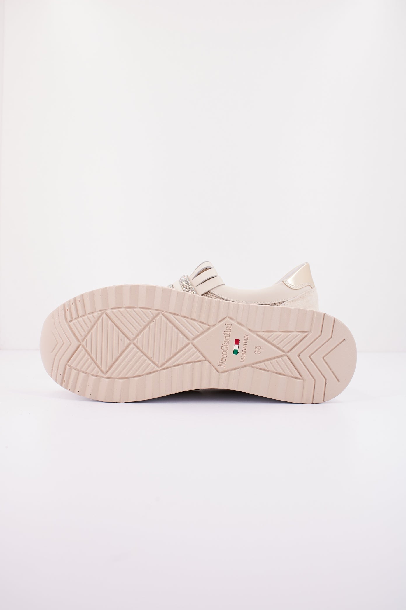 NERO GIARDINI ED en color (4)