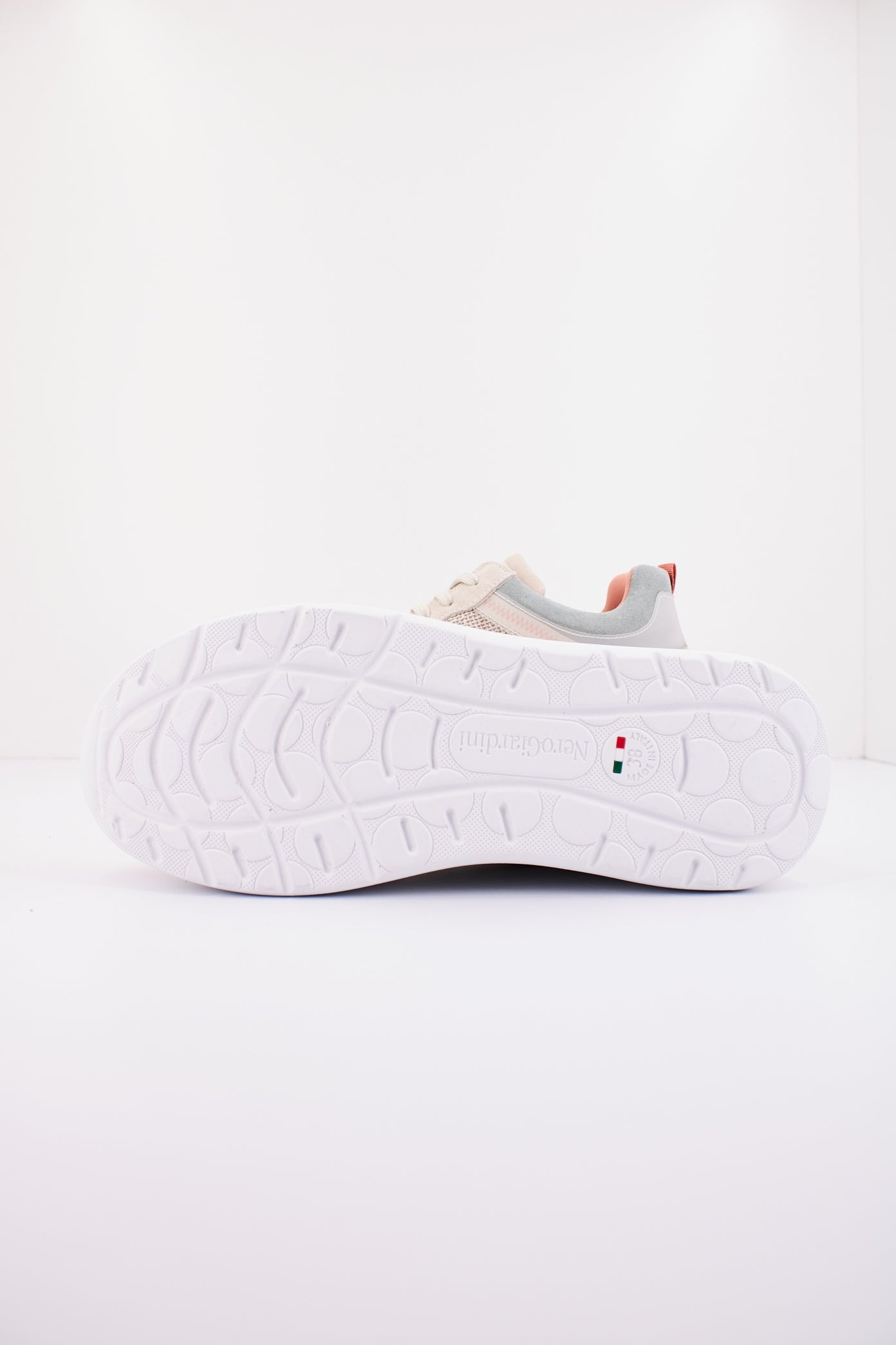 NERO GIARDINI ED en color (4)