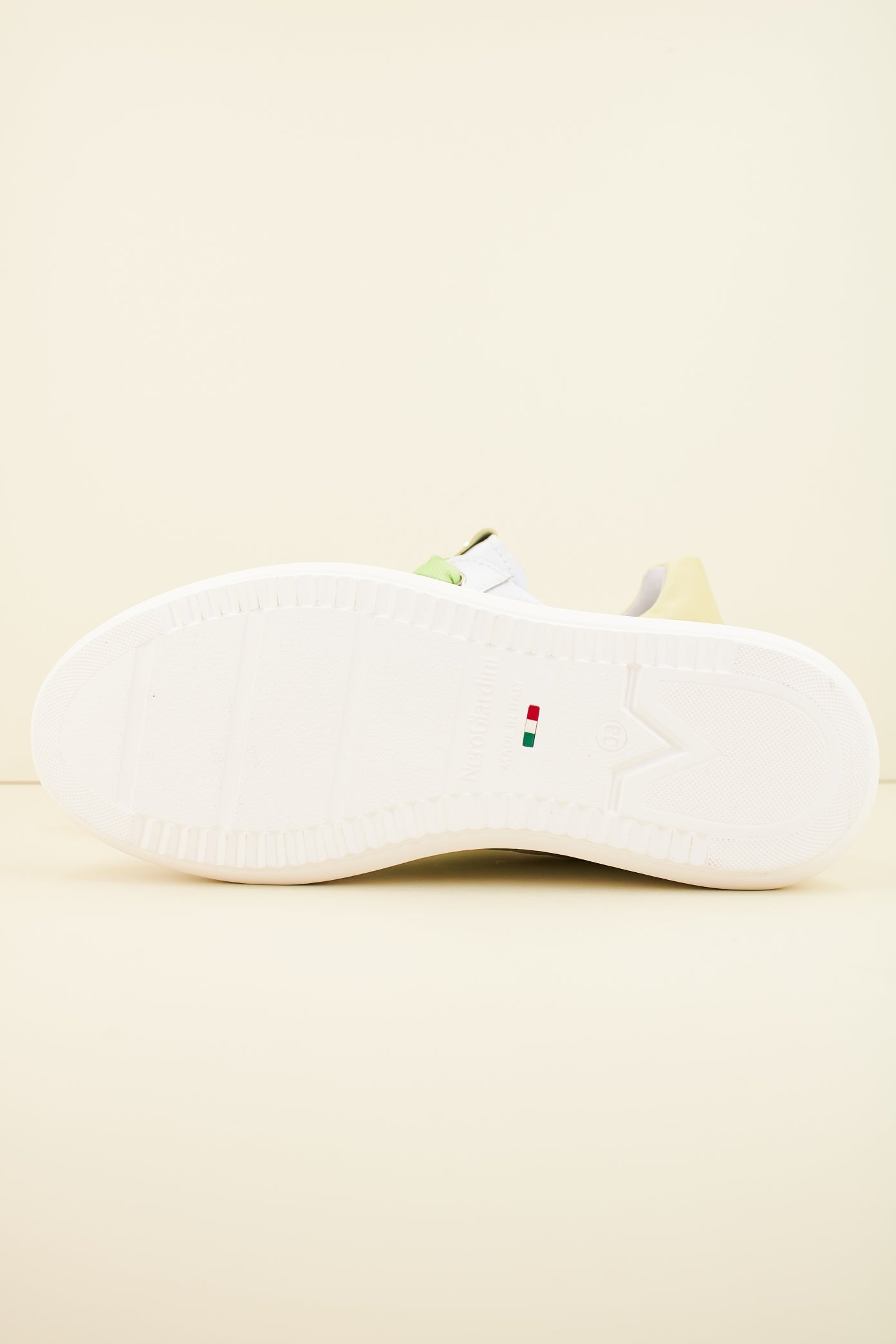 NERO GIARDINI ED en color (4)