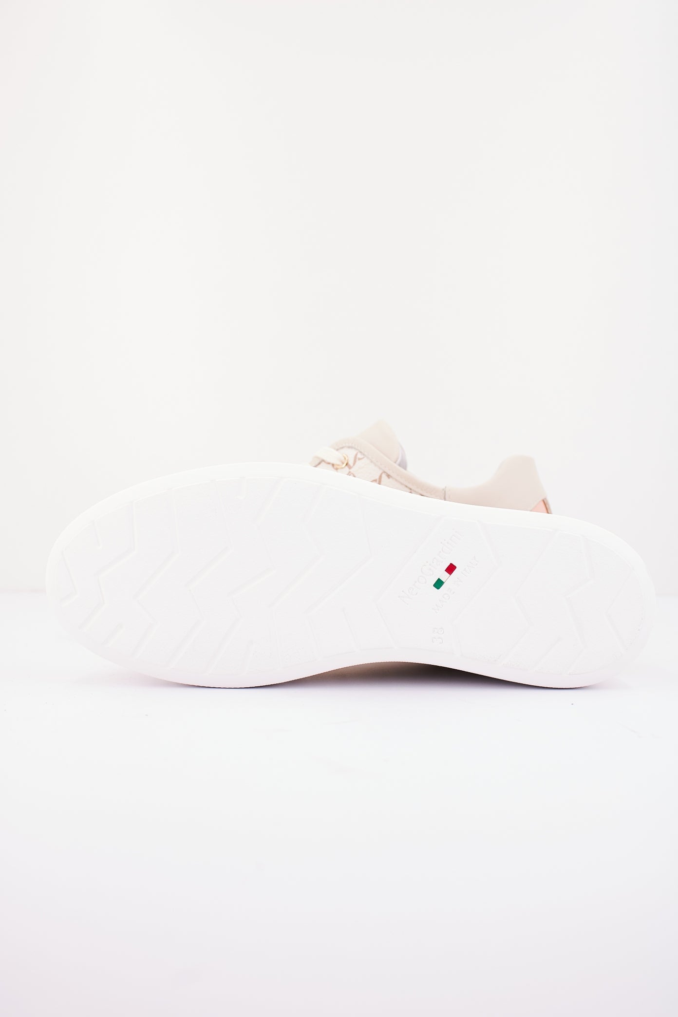 NERO GIARDINI ED en color (4)