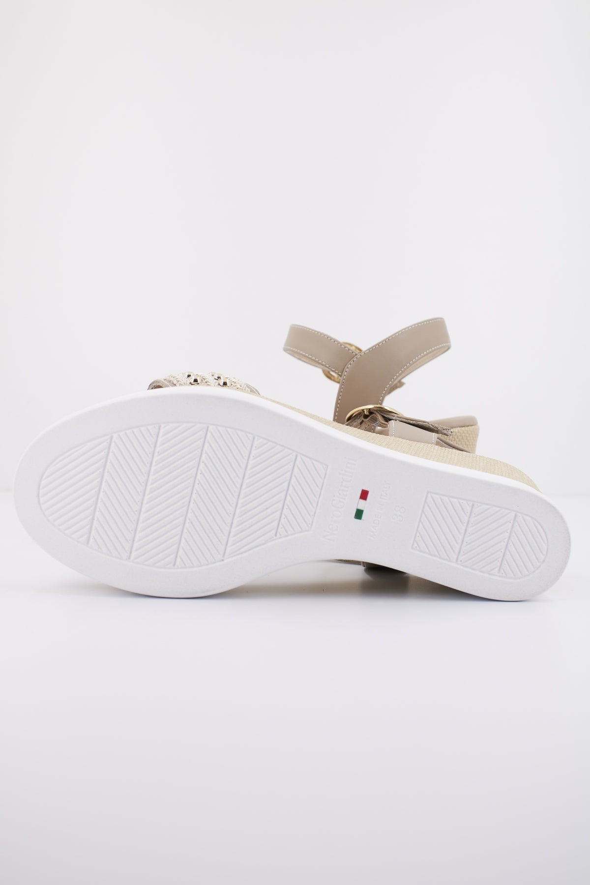 NERO GIARDINI ED en color (4)