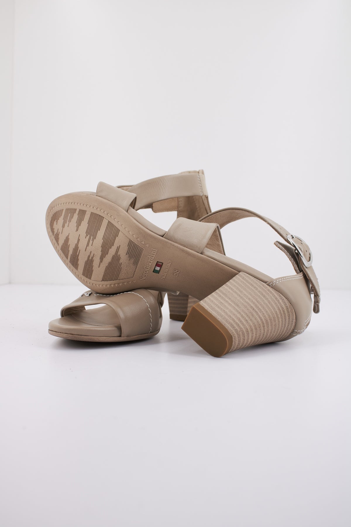 NERO GIARDINI ED en color (4)